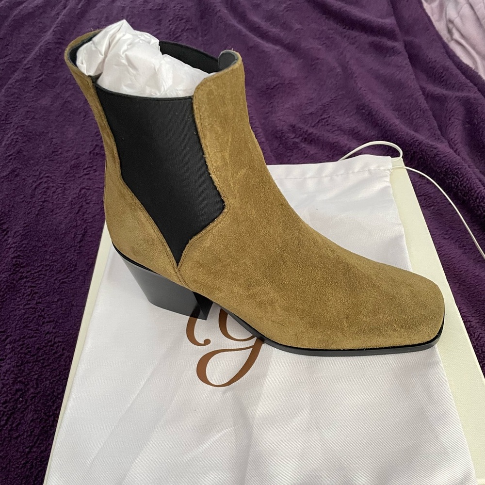 NIB M. Gemi Lelia Boots
